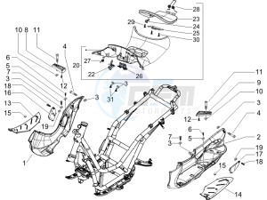 Beverly 500 Cruiser e3 2007-2012 drawing Central cover - Footrests