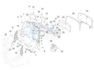 GTV 300 HPE SEI GIORNI IE E4 ABS (EMEA) drawing Front glove-box - Knee-guard panel