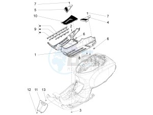 LX 125 4T 3V IE NOABS E3 (APAC) drawing Central cover - Footrests