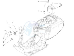 S 125 4T 3V E3 ie Taiwan drawing Control switches - Battery - Horn