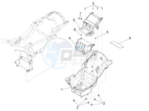 California 1400 Custom ABS 1380 drawing Saddle compartment