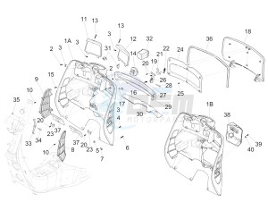 SUPER GTS 125 4T IE ABS-NOABS E3 (EMEA) drawing Front glove-box - Knee-guard panel