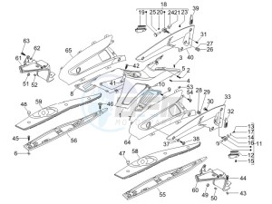 Nexus 250 e3 (UK) UK drawing Central cover - Footrests