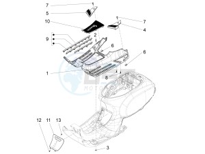 S 125 4T 3V E3 ie Taiwan drawing Central cover - Footrests