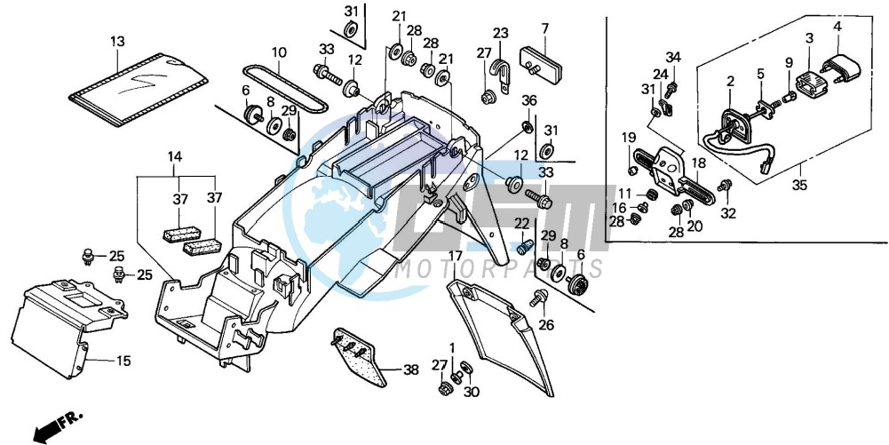 REAR FENDER (1)