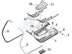 GTS 125 4T E3 UK drawing Central cover - Footrests