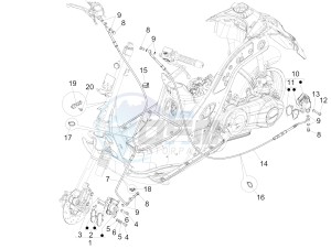 GTS 300 ie (EMEA, APAC) drawing Brakes pipes - Calipers