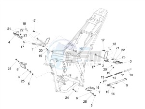 RX 125 E4 (EMEA) drawing Trestle - Footboards