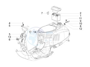 S 125 4T 2V E3 Taiwan drawing Control switches - Battery - Horn