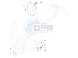 Beverly 300 ie ABS E4 (EMEA) drawing Remote control switches - Battery - Horn