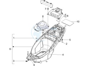 Runner 200 VXR 4t drawing Helmet box - Undersaddle