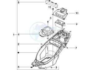 Runner 50 SP (UK) UK drawing Helmet box - Undersaddle