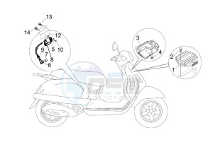 Granturismo 200 L UK drawing Voltage Regulators -ECU - H.T. Coil