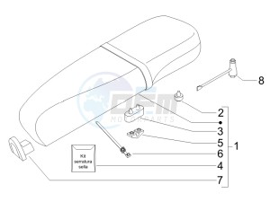 LX 50 2T 25 Kmh NL drawing Saddle - Tool roll