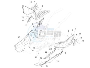 LIBERTY 50 (EMEA) drawing Central cover - Footrests