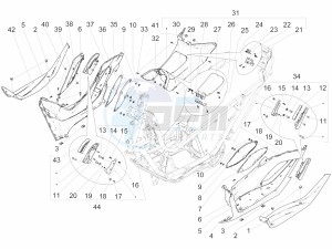 MP3 300 YOUrban ERL drawing Central cover - Footrests