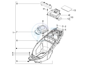 Runner 125 VX 4t e3 (UK) UK drawing Helmet box - Undersaddle