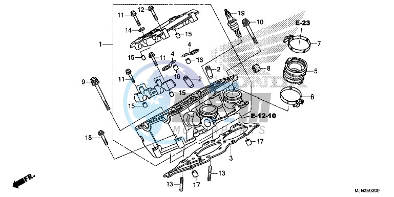 RIGHT CYLINDER HEAD