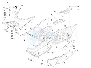 X10 125 4T 4V I.E. E3 (EMEA) drawing Central cover - Footrests