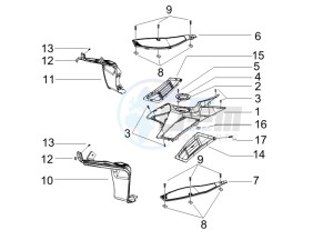 Runner 50 Pure Jet Race drawing Central cover - Footrests