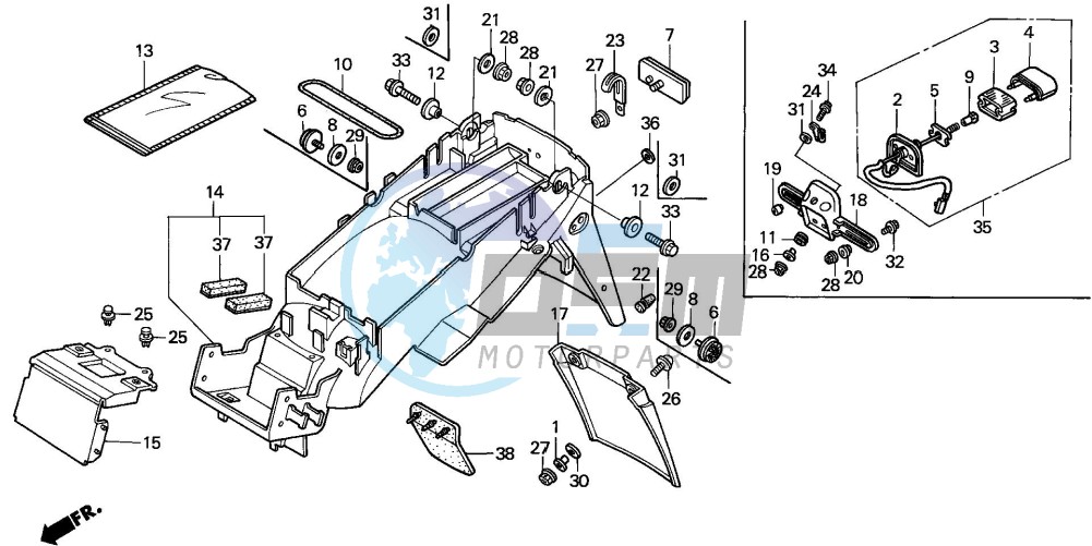 REAR FENDER (1)