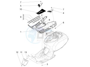 LX 125 4T 3V IGET NOABS E3-E4 (APAC) drawing Central cover - Footrests