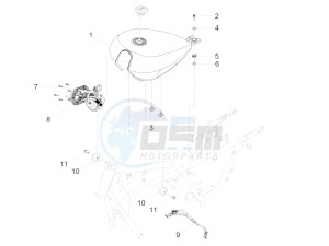 V9 Roamer 850 (EMEA) drawing Fuel tank