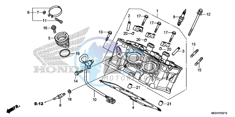 CYLINDER HEAD (REAR)