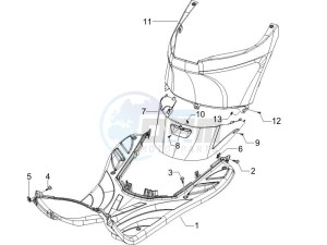 ZIP 50 4T NOABS E4 (EMEA) drawing Central cover - Footrests