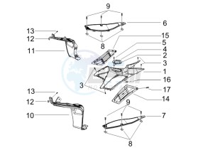 Runner 50 Pure Jet (UK) UK drawing Central cover - Footrests