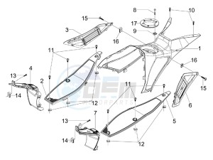 Runner 200 ST 4t e3 drawing Central cover - Footrests