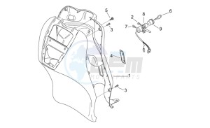 Scarabeo 50 2t (eng. Minarelli) drawing Front body V - Internal shield