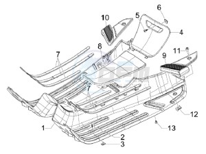 S 150 4T ie E3 Vietnam - Indonesia drawing Central cover - Footrests