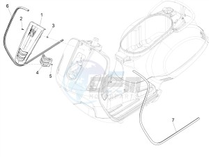 GTS 300 IE ABS E4 (APAC) drawing Front shield