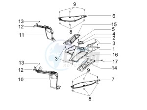 Runner 50 Pure Jet SC (UK) UK drawing Central cover - Footrests