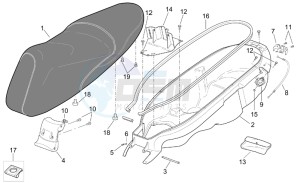 Leonardo 250-300 (eng. Minarelli) drawing Saddle and helmet compartment