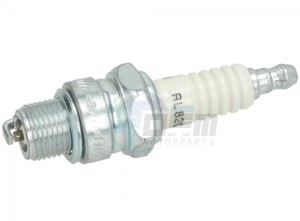 Product image: Piaggio - 487042 - SPARK PLUG RL82C CHAMPION 