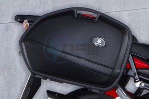 Product image: Suzuki - 990D0-K3300-000 - SIDE CASE SET 2x33L 