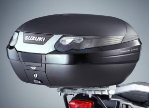 Product image: Suzuki - 990D0-E5500-000 - PLASTIC TOPCASE 55LTR., INCL. LOCK + KEY 