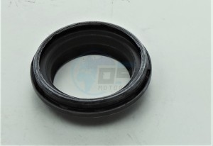 Product image: Aprilia - AP8123305 - OIL SEAL SET 