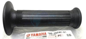 Product image: Yamaha - 1A0262420100 - GRIP (R.H) 