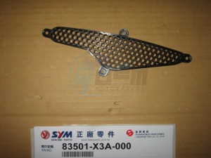 Product image: Sym - 83501-X3A-000 - R. BODY COVER GARNISH 