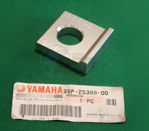 Product image: Yamaha - 3SP253880000 - PULLER, CHAIN 1 