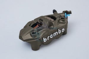 Product image: Suzuki - 59110-14JA0 - BREMBO REMKLAUW RECHTSVOOR TITANIUM 