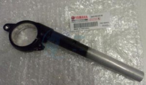 Product image: Yamaha - 5D7F61222000 - HANDLE RH 