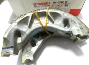 Product image: Yamaha - BB8F530K0000 - BRAKE SHOE SET 