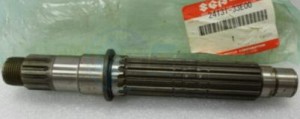 Product image: Suzuki - 24131-33E00 - SHAFT,DRIVE 