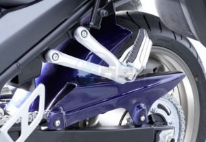 Product image: Suzuki - 990D0-18H80-YLE - SWING ARM FENDER GSF1250 