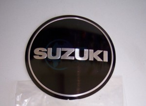 Product image: Suzuki - 68233-01D00 - EMBLEM         