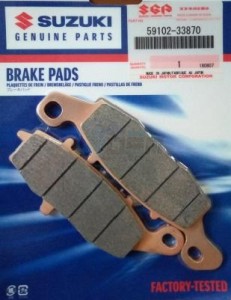 Product image: Suzuki - 59102-33870 - Pad & Shim Set, R 